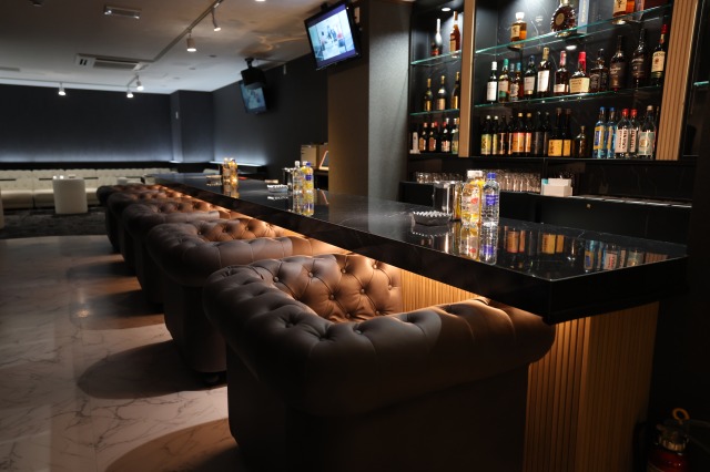 沖縄那覇松山のスナックLunaR（ルナール）那覇松山店